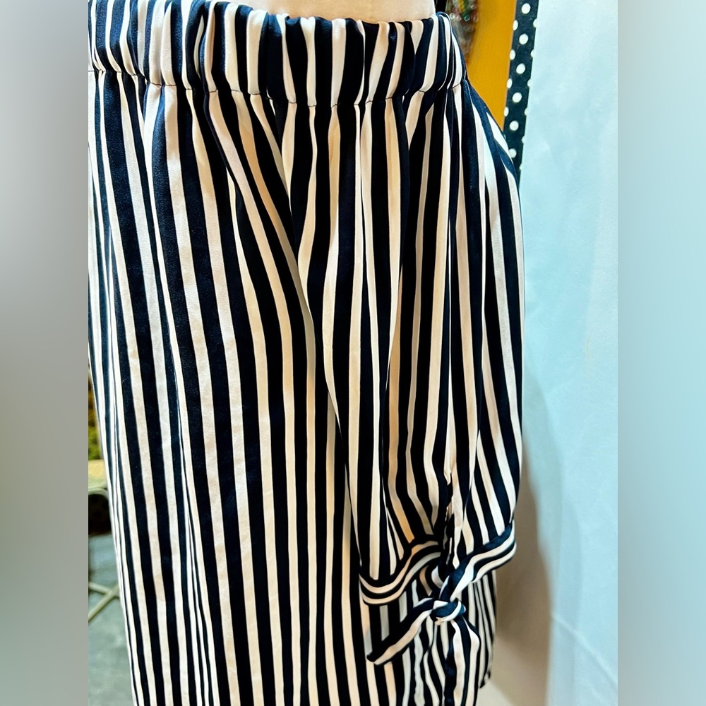 H&M Women’s Blouse Top Size 12 Blue & White Striped 3/4 Sleeves - Picture 8 of 8